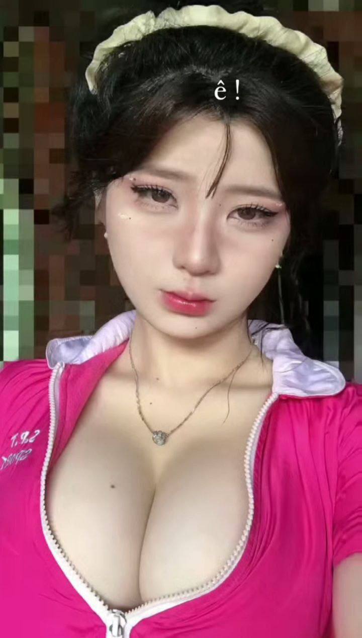 Mấy em người yêu điệu đà dễ thương thường thích được bắn lên mặt lắm