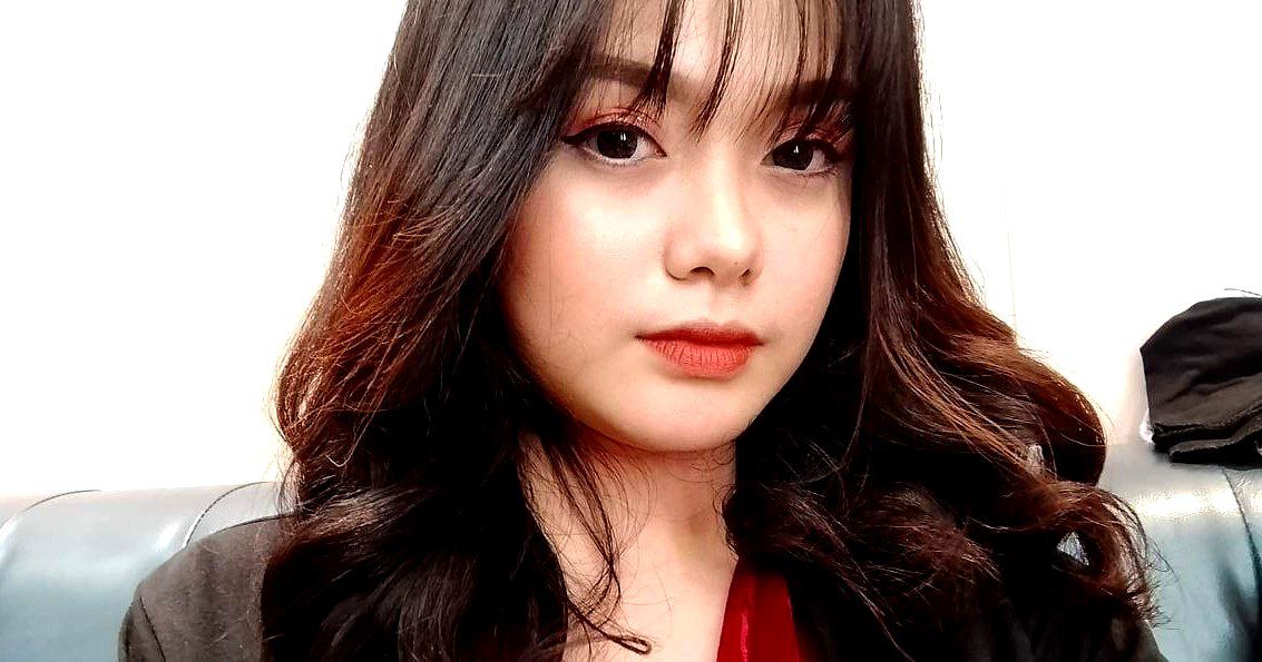 Anh da đen làm gia sư dạy tiếng anh cho cô con gái đồng nghiệp